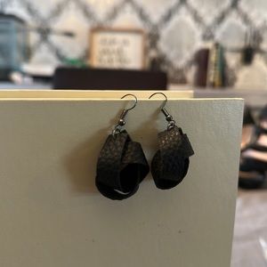 Leather knit earrings